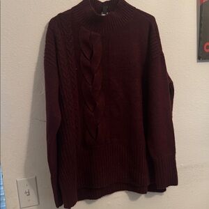 Women simply Vera Wang sweater burgundy color
